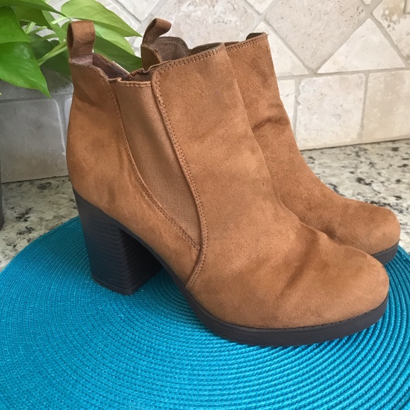 American Eagle Outfitters Shoes - Chunky American Eagle Camel Ankle Boots 2